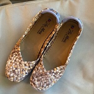 Woven brown shoes
